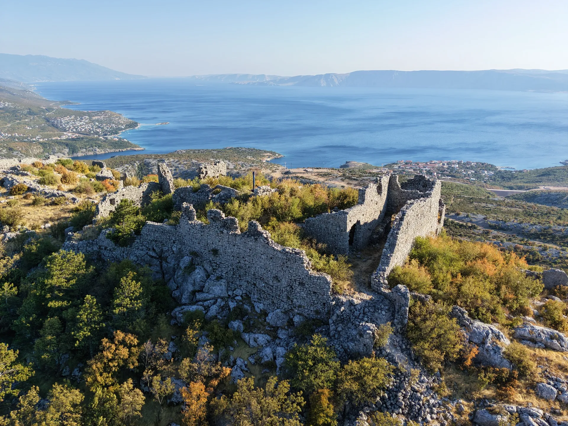 Gradina Ledenice ruins above the Adriatic coast