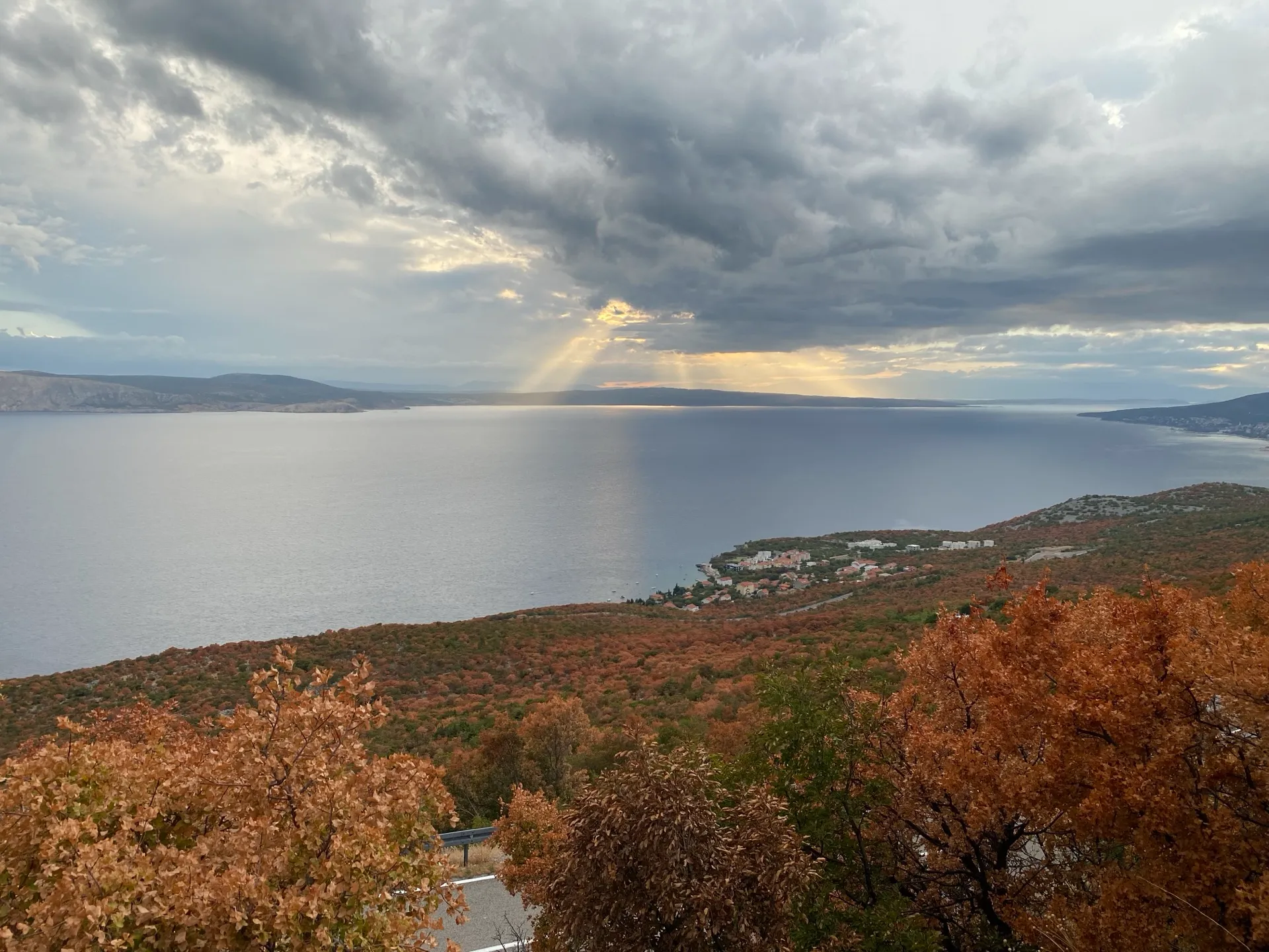 Sunlit coastal panorama from Vidikovac Kuk